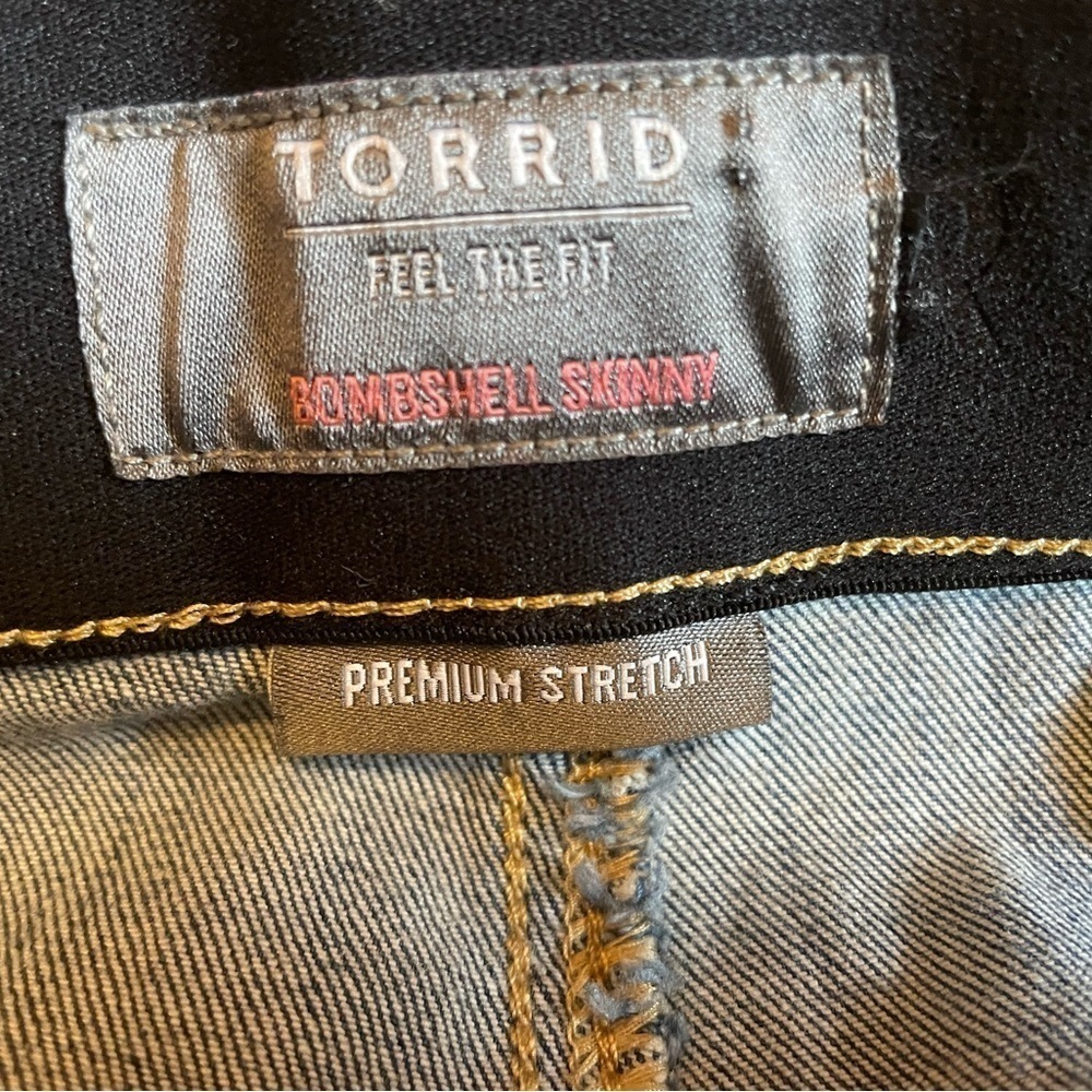 Torrid Bombshell Skinny Premium Stretch - Picture 2 of 10
